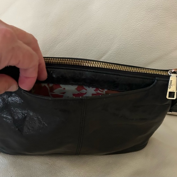 HOBO cross body bag - Picture 2 of 4